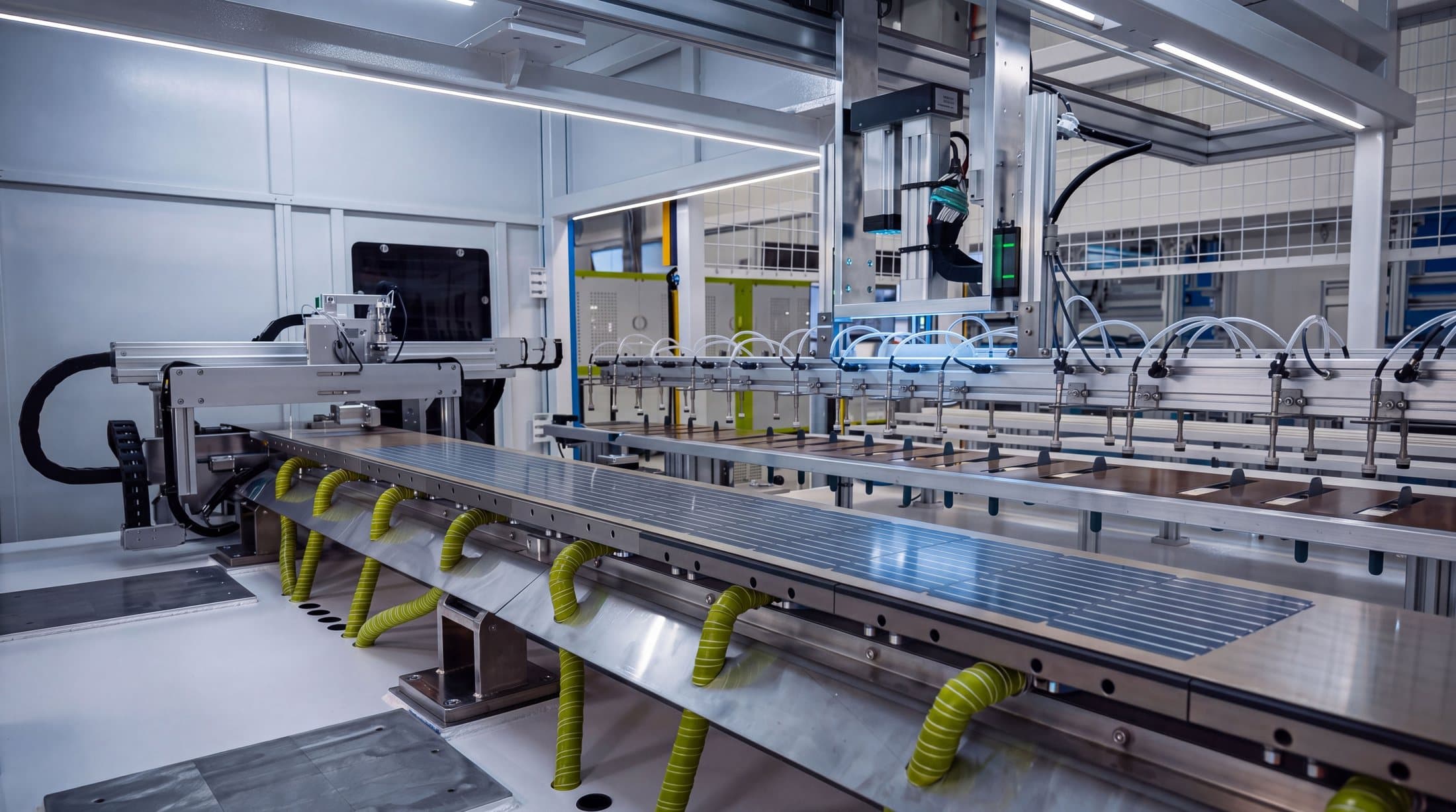 Vollautomatisierte Laminationslinie im eigenen Werk